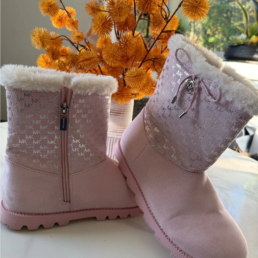 Michael Kors Light Pink Fur-Lined Boots - Picture 10 of 12